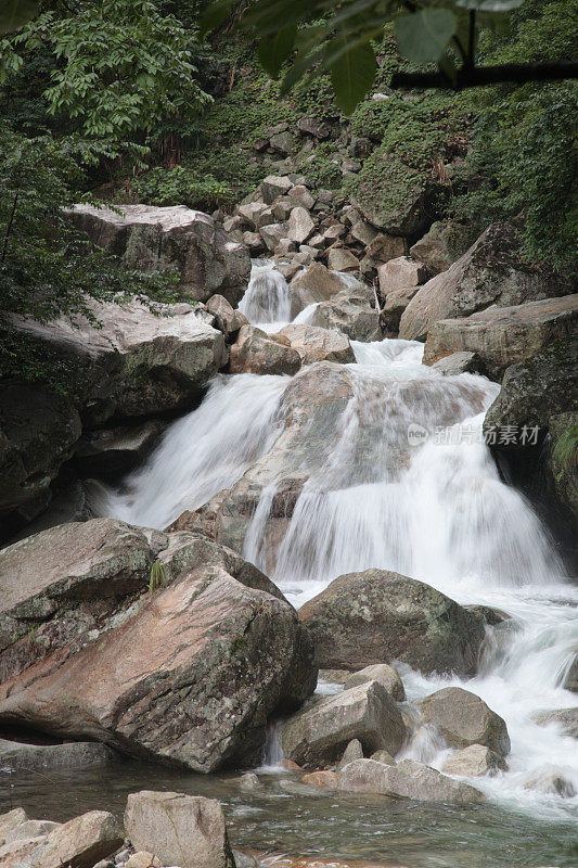 Waterfall in Dazhang Mountain Crouching Dragon valley, Wuyuan, Jiangxi, China(江西婺源大鄣山卧龙谷)